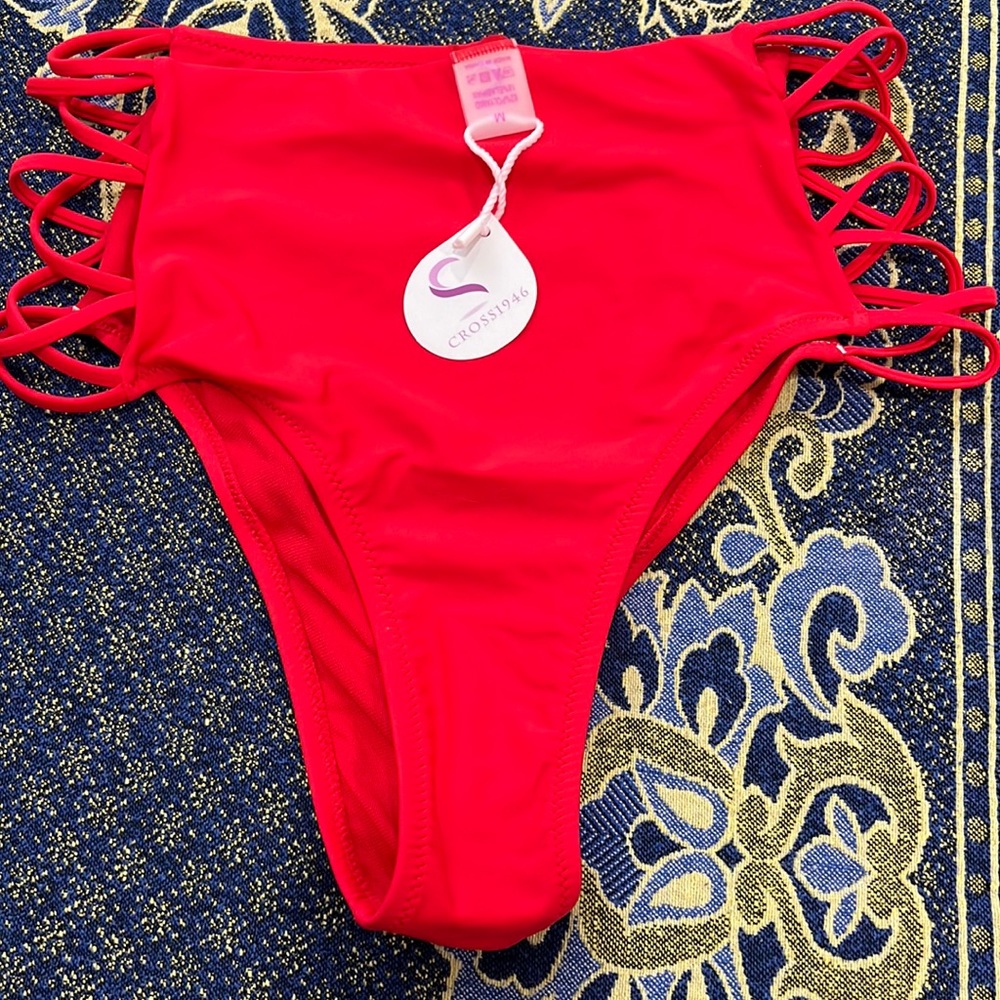 NWT Red Highwaisted bikini bottoms, Size M